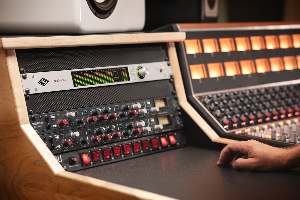 Universal Audio Apollo x16 Gen 2 ESS