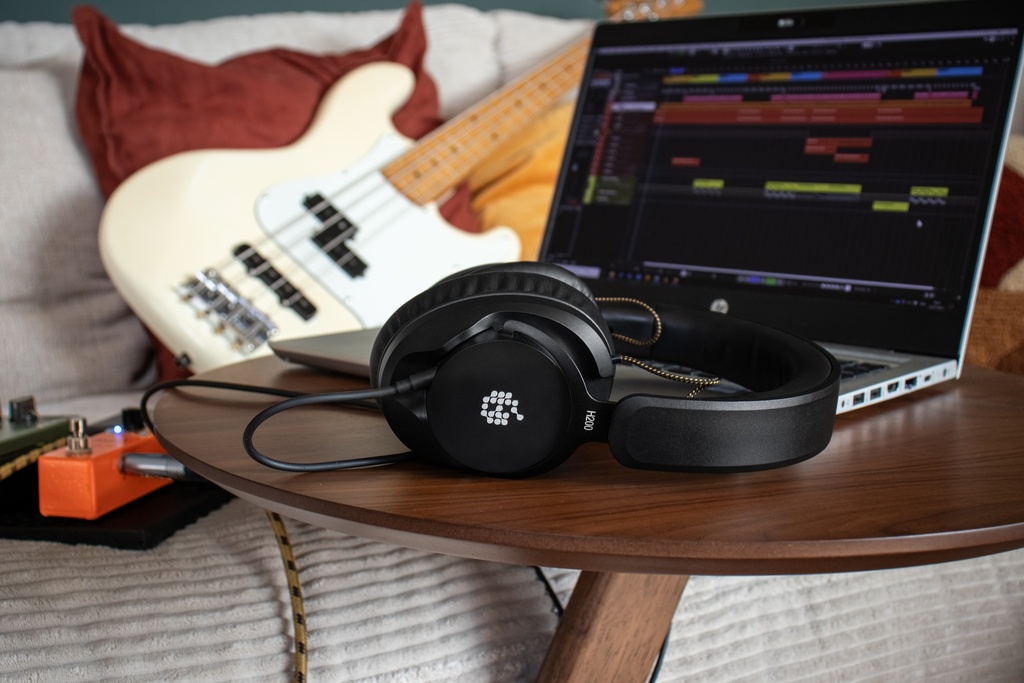 ADAM Audio H200