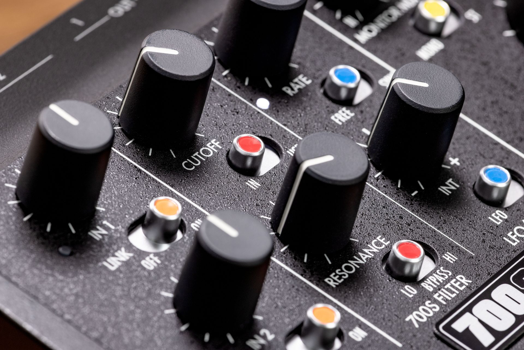 microAUDIO722_filter_knob.webp