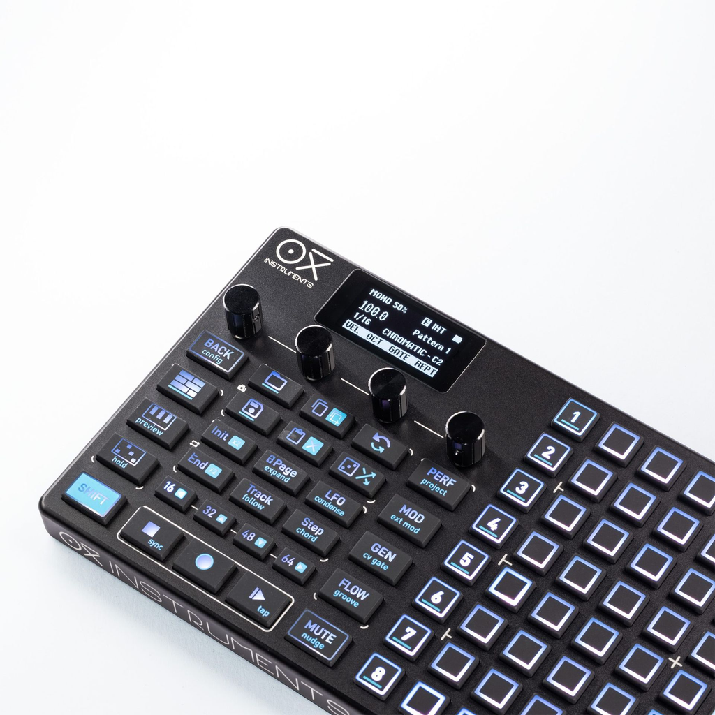 MK2_Buttons_WhiteBg_3k_0000_Layer-4-scaled.webp