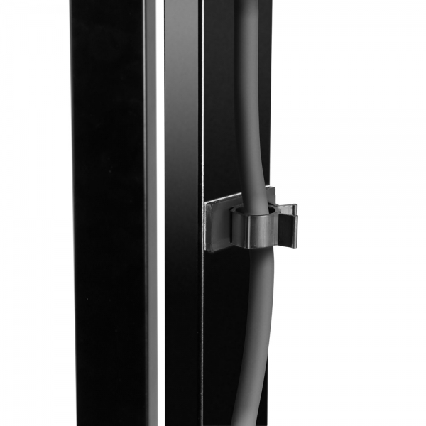 SKDB040